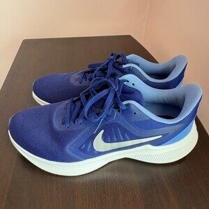 Nike womens running shoe sz 9